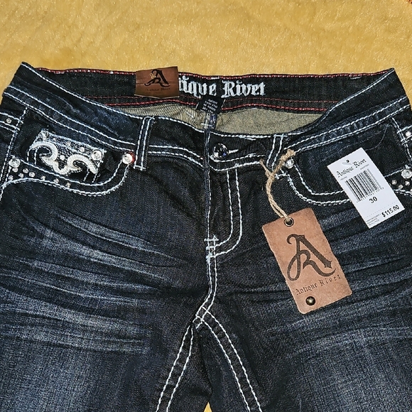 Stylish Jeans for Women - Picture 6 of 8